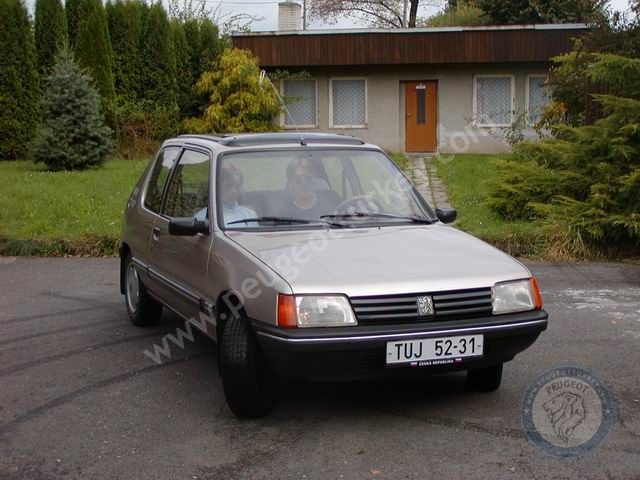 Peugeot 205