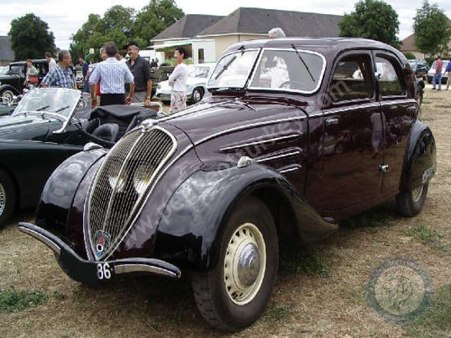 Peugeot 302