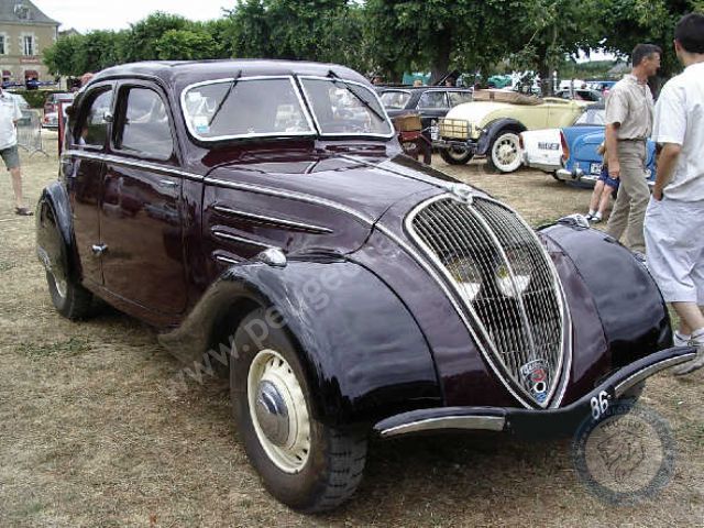 Peugeot 302