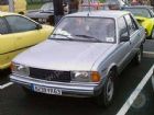 Peugeot 305