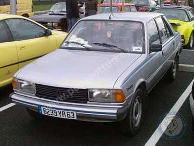 Peugeot 305