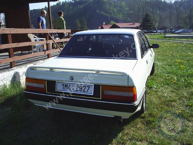 Peugeot 505